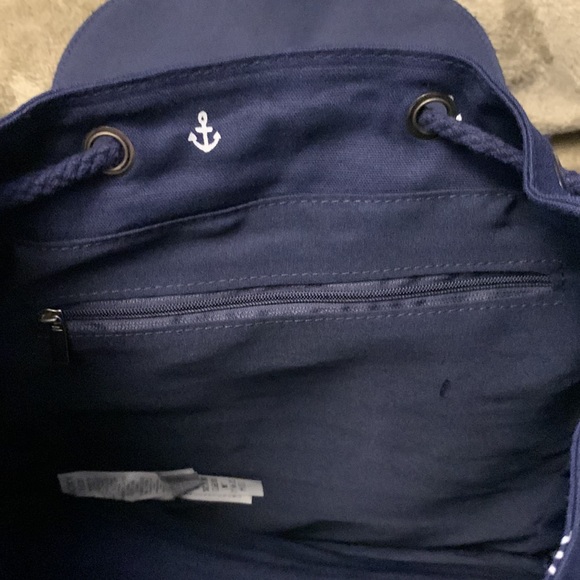 New Roxy drawstring backpack. - Picture 6 of 8